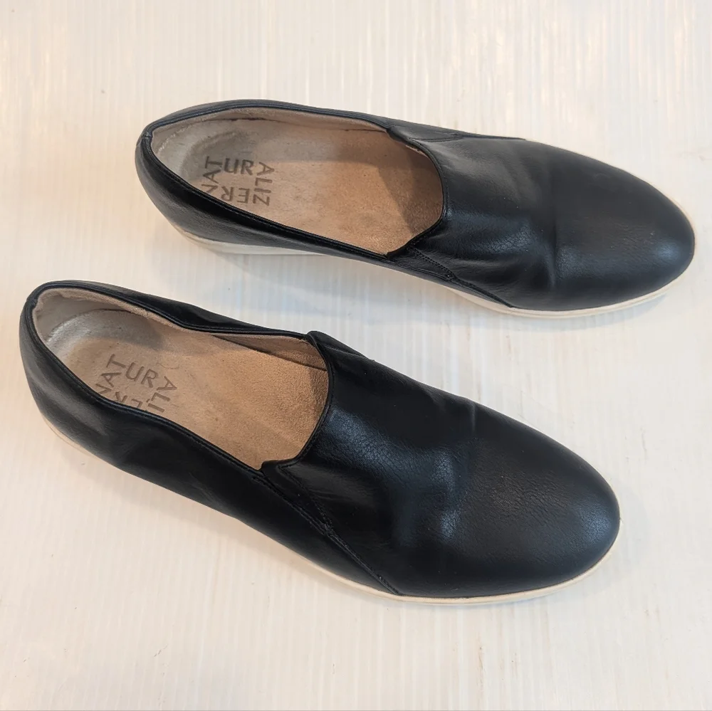 NATURALIZER Sandra Black Leather Women's Slip-on Wedge Loafers Size 8.5